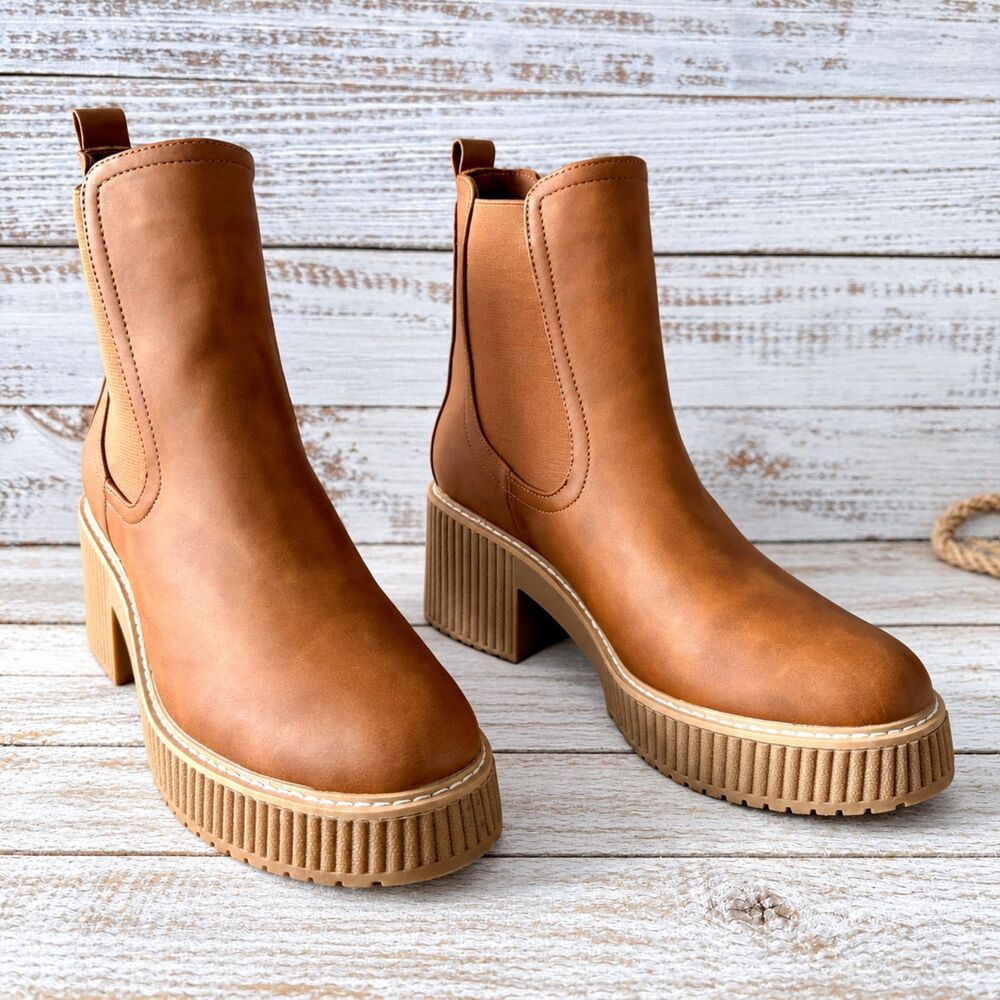 NWOB DV Dolce Vita Tobias Tan Chelsea Boots Women’s 9 #1296